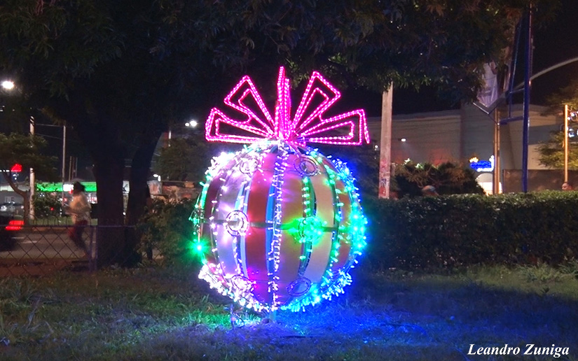 adornos