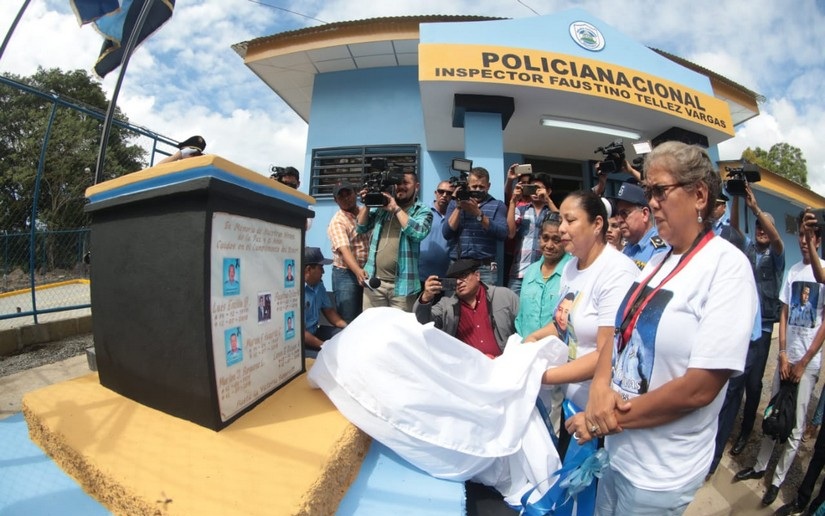 POLICIA