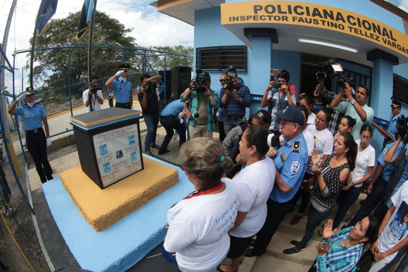 POLICIA