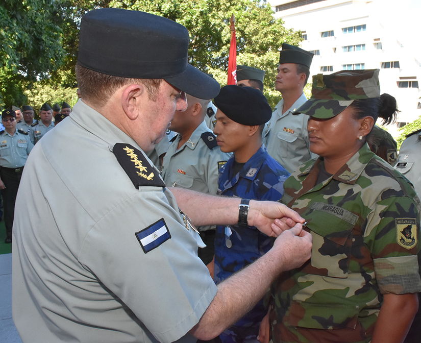 ej&eacute;rcito