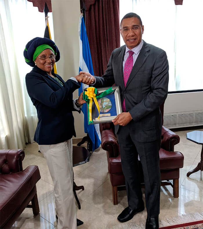 embajadora-nicaragua-jamaica-encuentro-primer-ministro