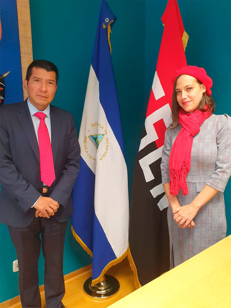 escritora-carmen-parejo-espana-embajador-nicaragua