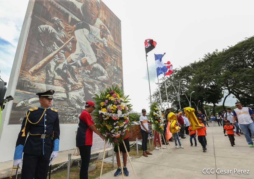 homenaje-roberto-clemente