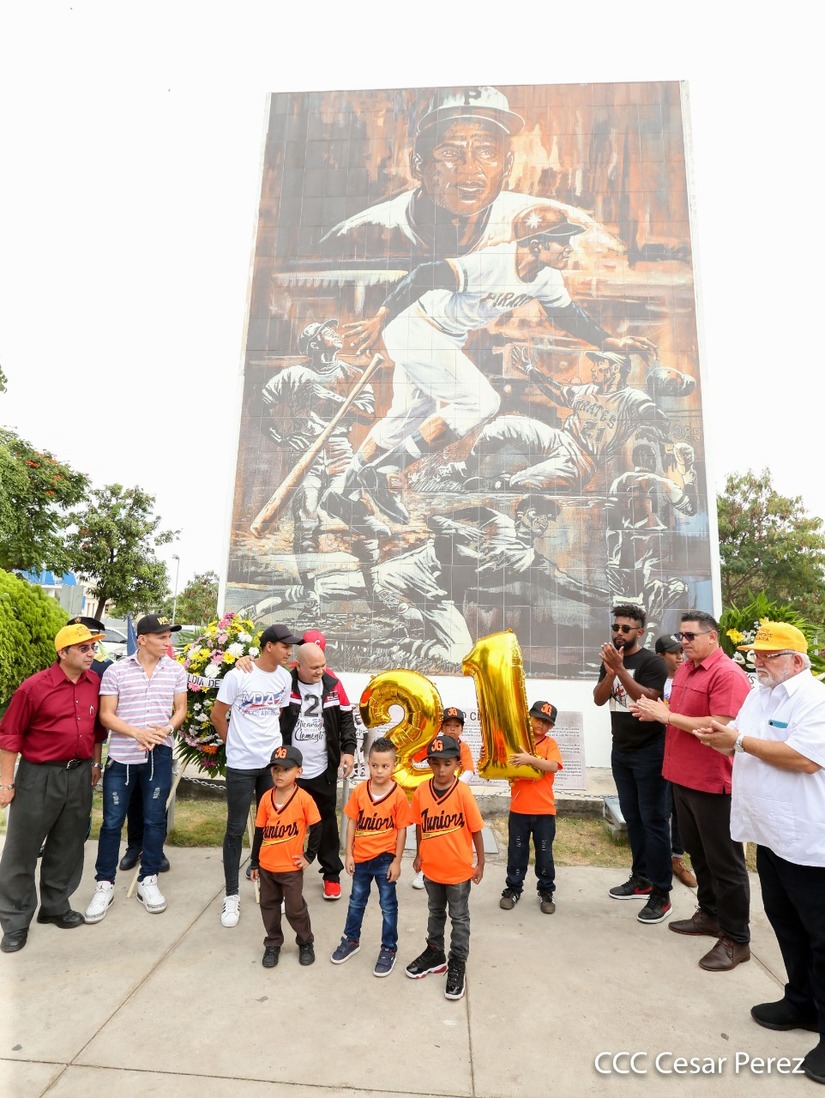 homenaje-roberto-clemente