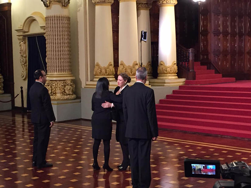 Embajadora Lilliam del Carmen Méndez, presenta  cartas credenciales al Presidente de Guatemala
