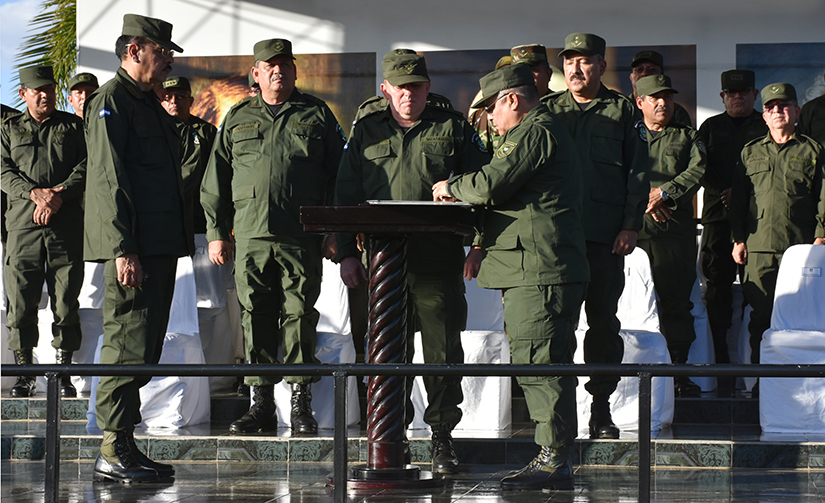 traspaso de mando del Centro Superior de Estudios Militares