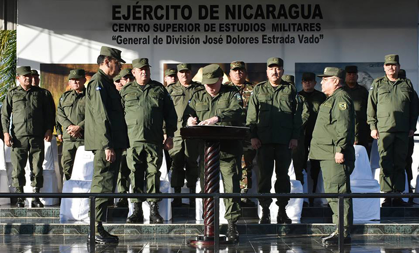 traspaso de mando del Centro Superior de Estudios Militares &ldquo;General de Divisi&oacute;n Jos&eacute; Dolores Estrada Vado&rdquo;