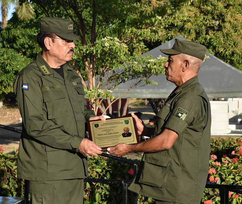traspaso de mando del Centro Superior de Estudios Militares &ldquo;General de Divisi&oacute;n Jos&eacute; Dolores Estrada Vado&rdquo;