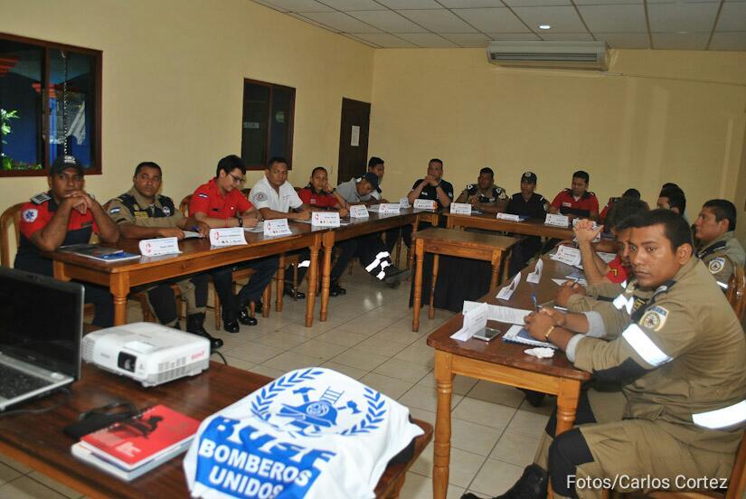 bomberos-capacitacion-recate-acuatico