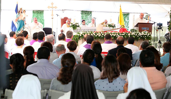 cardenal-miguel-obando-misa