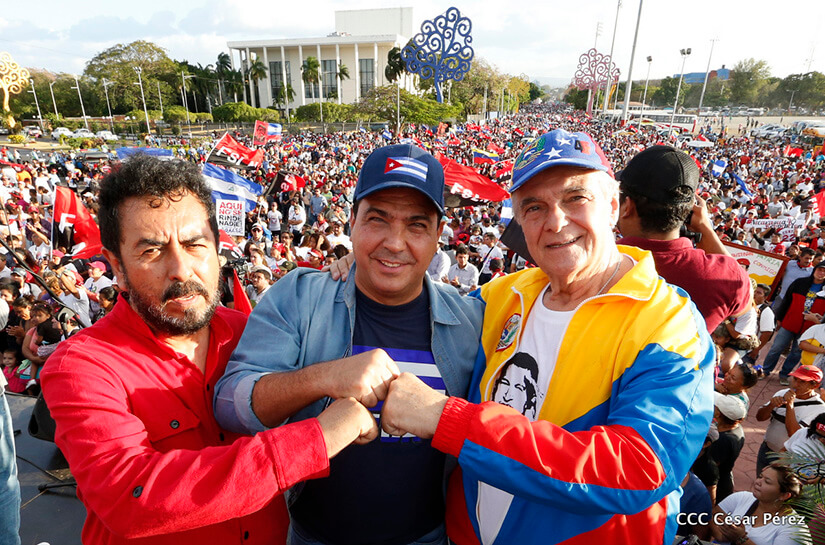 caminata en conmemoración a chávez