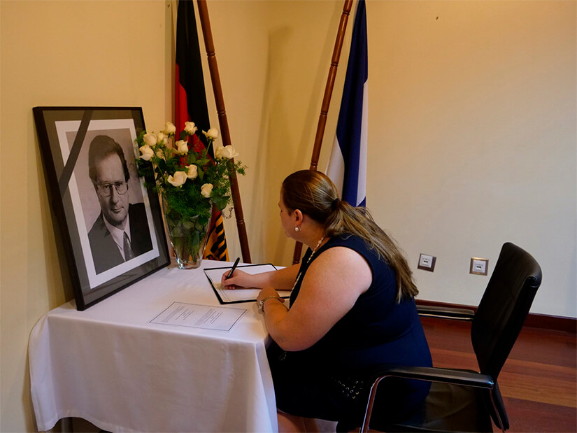 firma libro de condolencias