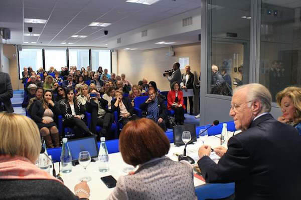 Nicaragua participa conmemoración del día de la mujer en la ciudad de Napolés