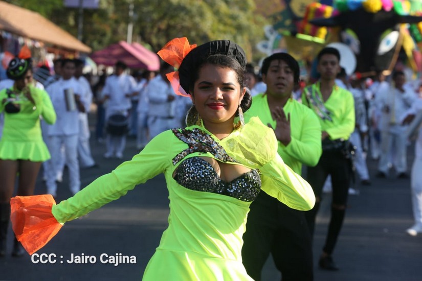 carnaval-bicentenario-managua