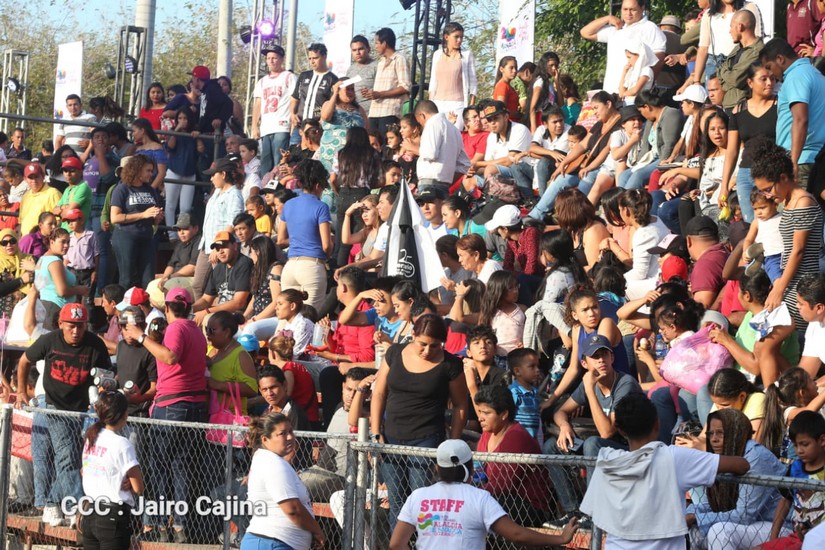carnaval-bicentenario-managua
