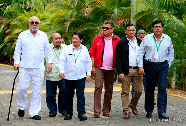 delegacion-gobierno-mesa-negociacion