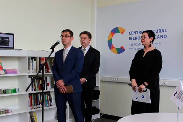 inauguracion-biblioteca-literatura-moscu