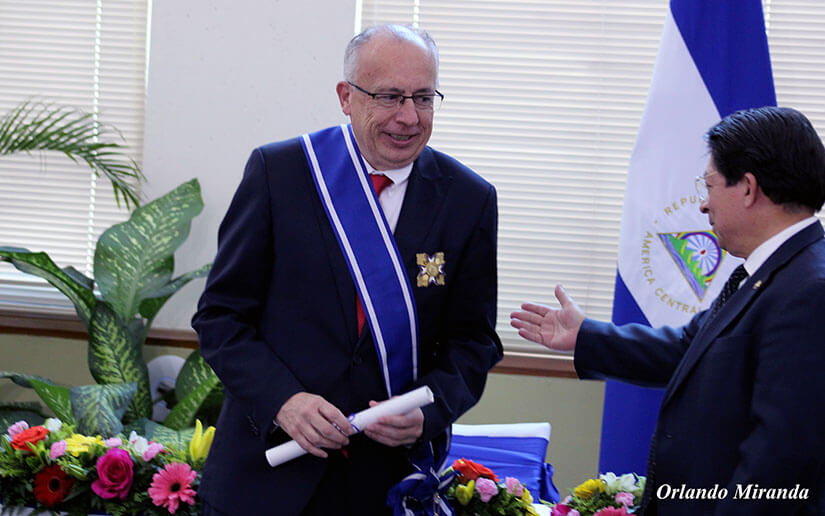 condecoracion-embajador-turquia