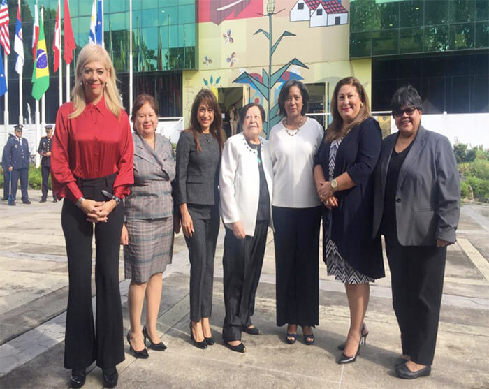 martha-ruiz-nicaragua-junto-a-presidenta-commca-