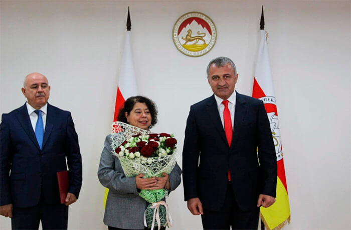 presidente-osetia-sur-embajadora-nicaragua-entrega-cartas-credenciales