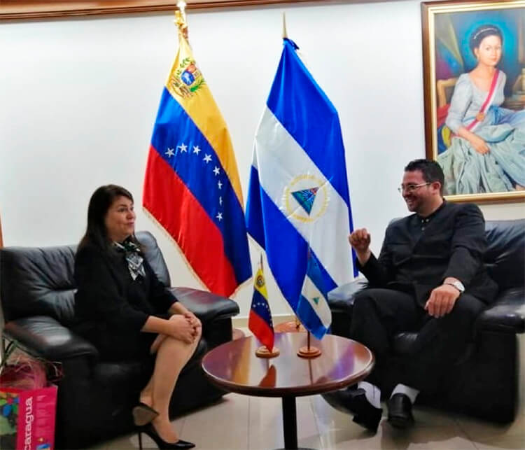 embajadora-yaosca-calderon-nicaragua-ministro-educacion-venezuela