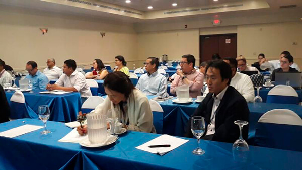 misi&oacute;n jica sostiene encuentro con representantes de inifom