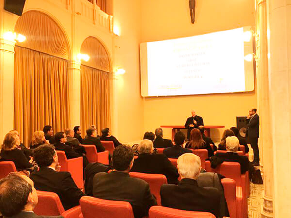 Embajadora ante la Santa Sede presenta video Catecismo de la Iglesia Cat&oacute;lica