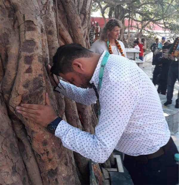 Representante de Nicaragua participa en peregrinaje Kumbh Mela en la India