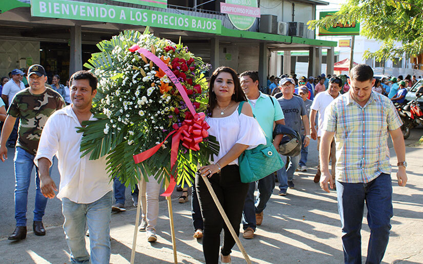 homenaje-carlos-ulloa