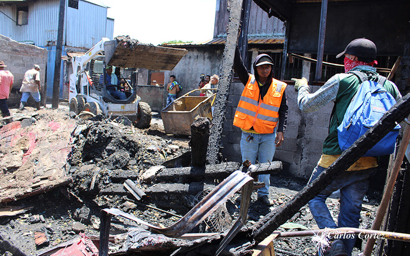 labores-de-limpieza-en-mercado-oriental-managua-tras-incendio