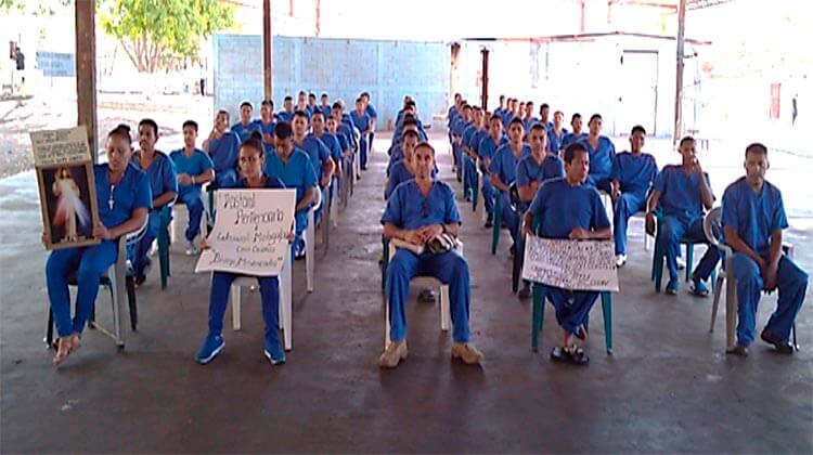 realizan-misa-por-videoconferencia-con-presos-nicaragua