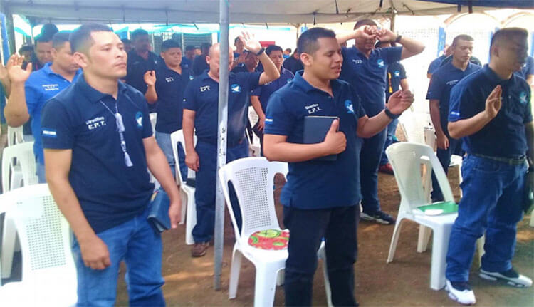 presos-participan-en-culto-por-videoconferencia