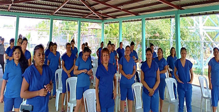 presos-participan-en-culto-por-videoconferencia