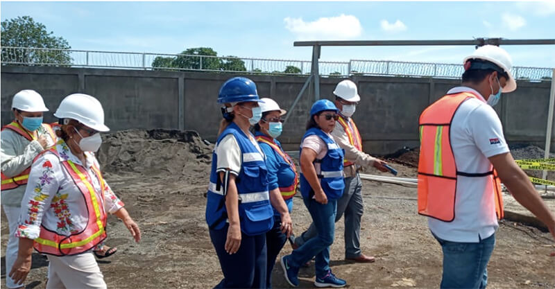 visita-ministra-educacion-ministra-familia-visita-proyecto-chinandega
