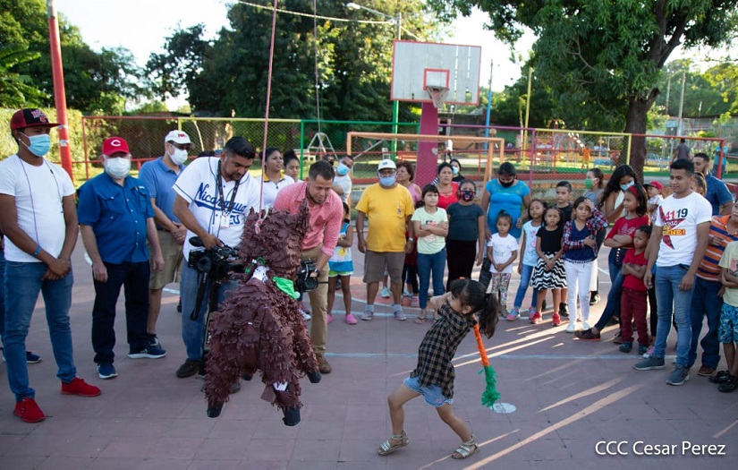 PIÑATAS