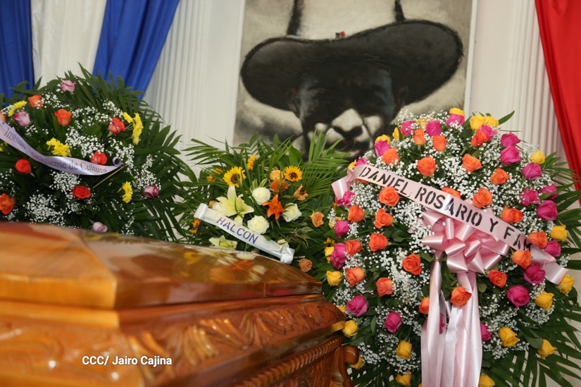 homenaje-postumo