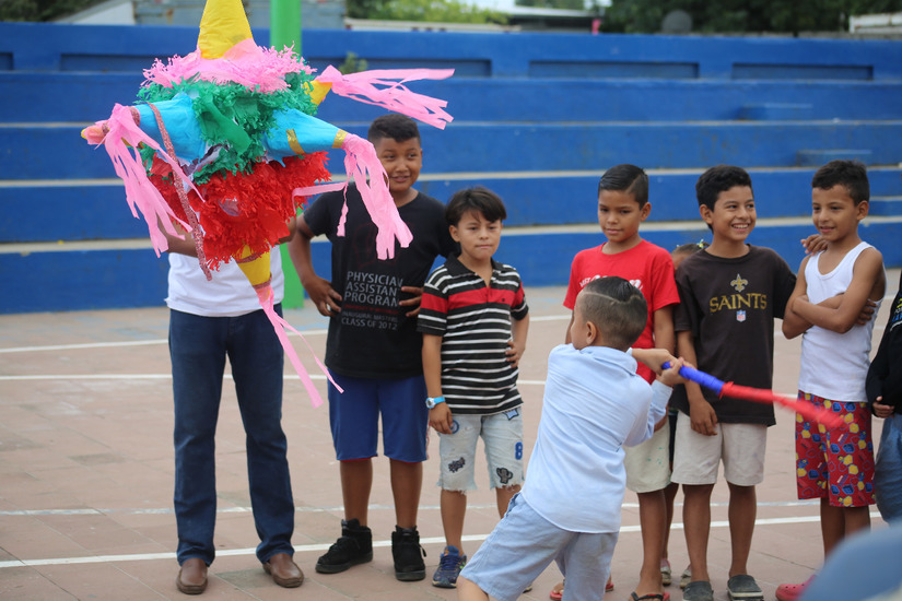 pinatas-barrios-ninos