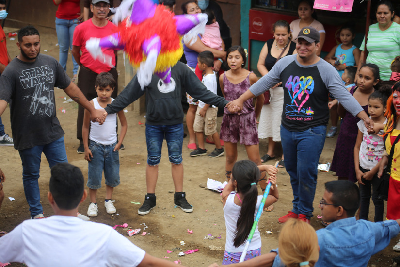 pinatas-barrios-ninos