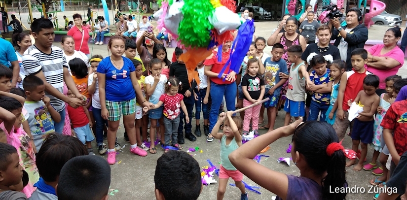 pinatas-barrios-ninos