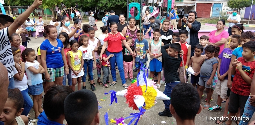 pinatas-barrios-ninos