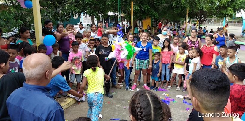 pinatas-barrios-ninos