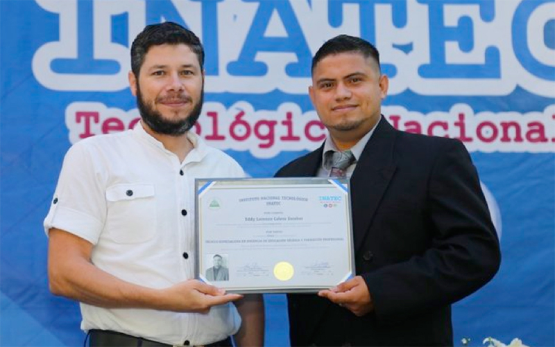 graduacion-de-docentes-educacion-tecnica