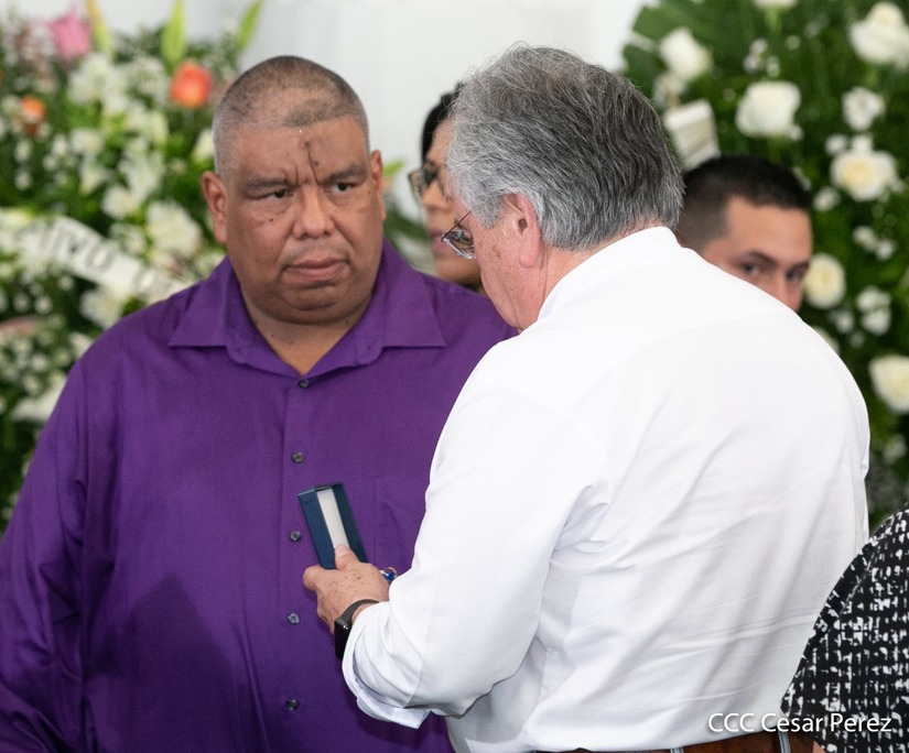 homenaje