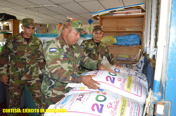 ejercito-nicaragua-participa-en-el-traslado-de-la-merienda-escolar