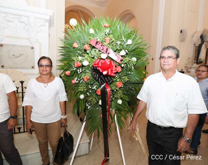 leon-homenaje-ruben-dario