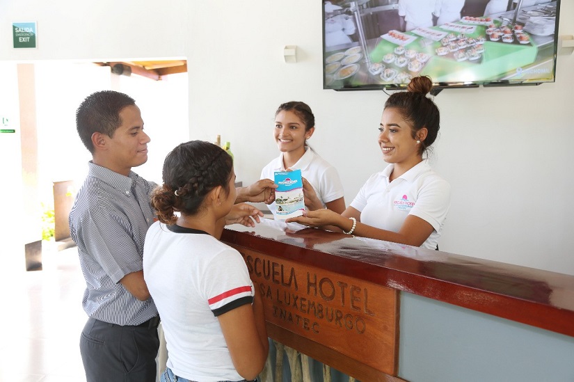 HOTEL2