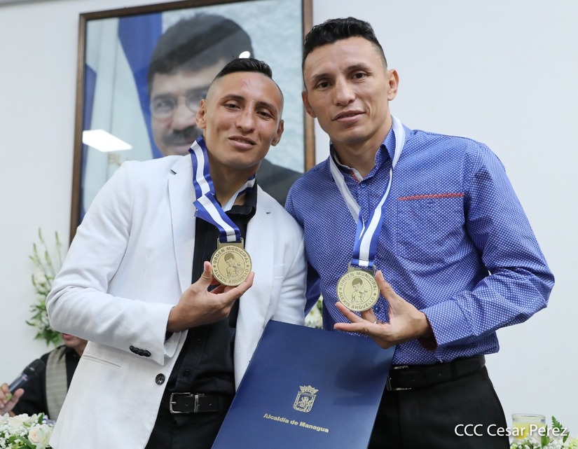 medalla-alexis
