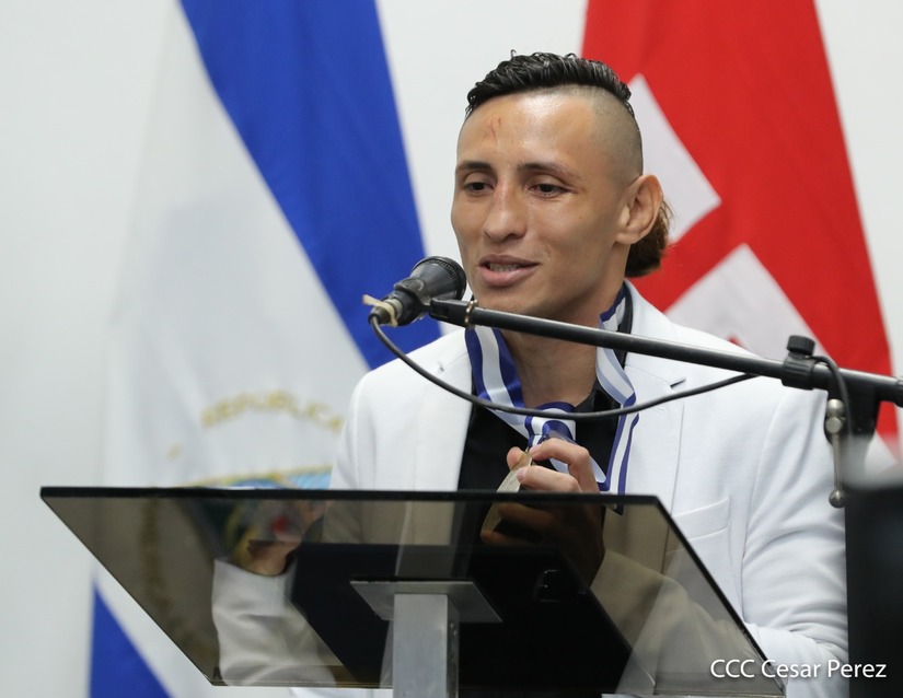 medalla-alexis