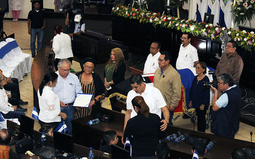 homenaje-postumo-asamblea