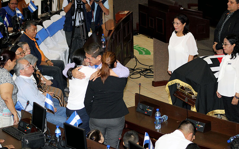 homenaje-postumo-asamblea
